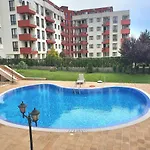 아파트 Relaxing Mountain View Near The